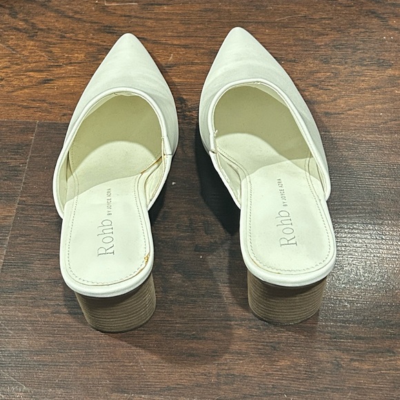 Rohb by Joyce Azria white pointy toe slides - Picture 3 of 4
